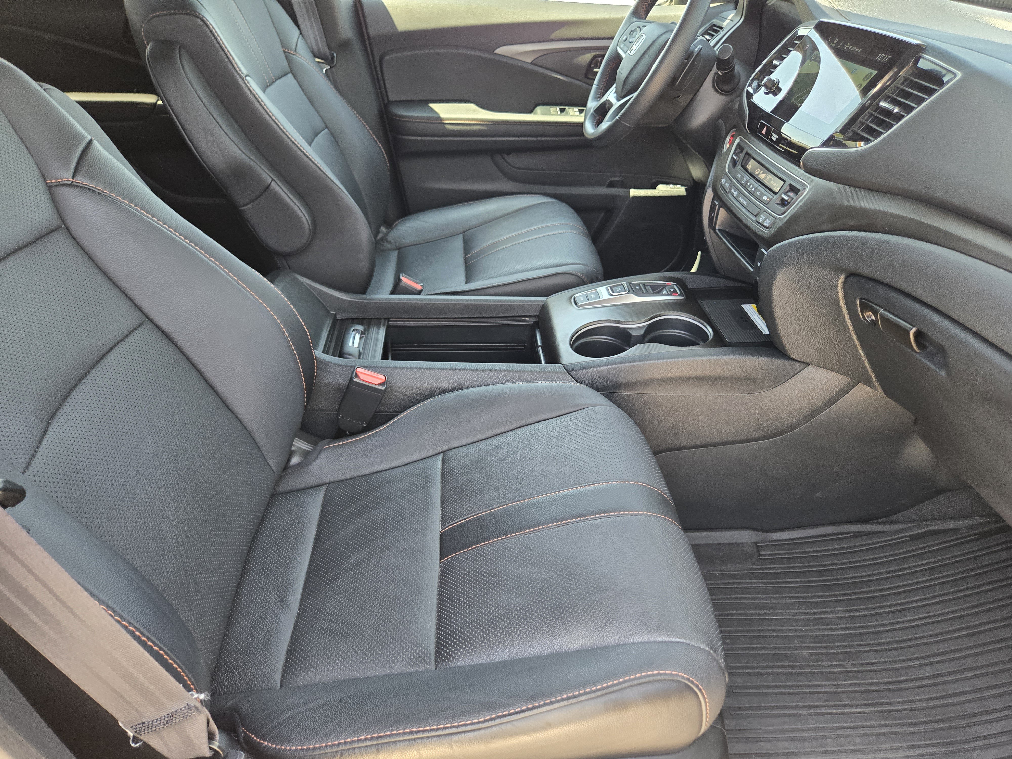 Used 2023 Honda Passport TrailSport image 16