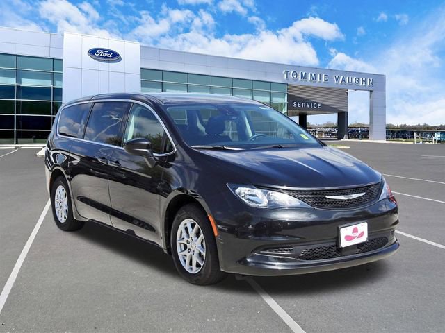 Used 2023 Chrysler Voyager LX FWD image 6