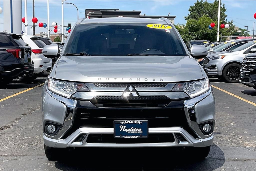 Used 2019 Mitsubishi Outlander SEL AWD/4WD image 2
