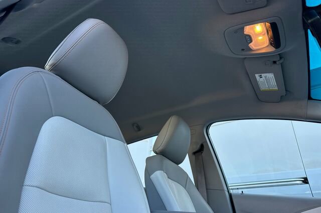 Used 2019 Chevrolet Bolt Premier w/ Infotainment Package image 14