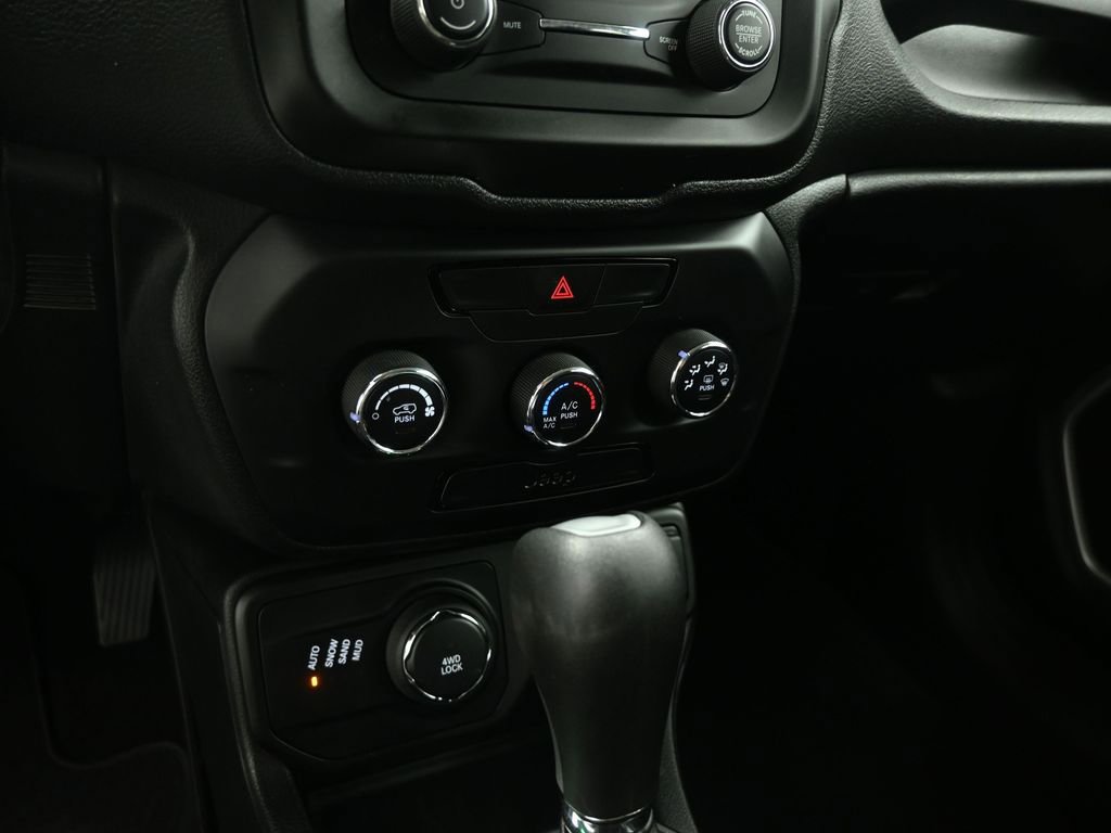 Used 2018 Jeep Renegade Sport w/ Power & Air Group image 16