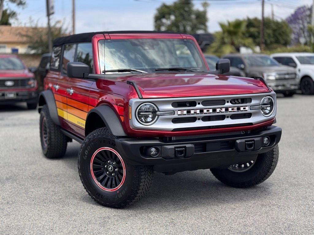 Certified 2025 Ford Bronco Big Bend w/ Black Diamond Package AWD/4WD image 2