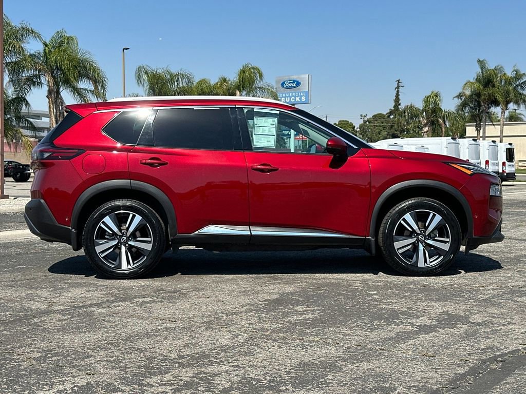 Used 2023 Nissan Rogue SL w/ SL Premium Package FWD image 2