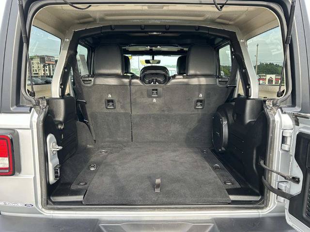 Used 2023 Jeep Wrangler Unlimited Rubicon AWD/4WD image 16