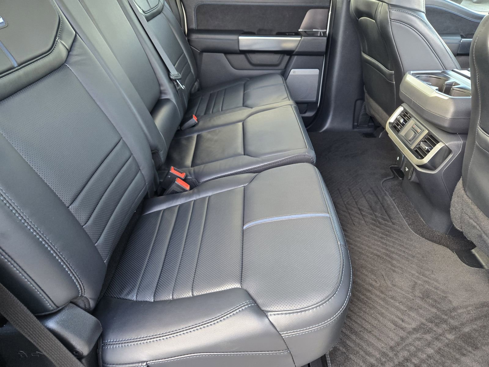 Certified 2024 Ford F150 Platinum w/ FX4 Off-Road Package AWD/4WD image 30