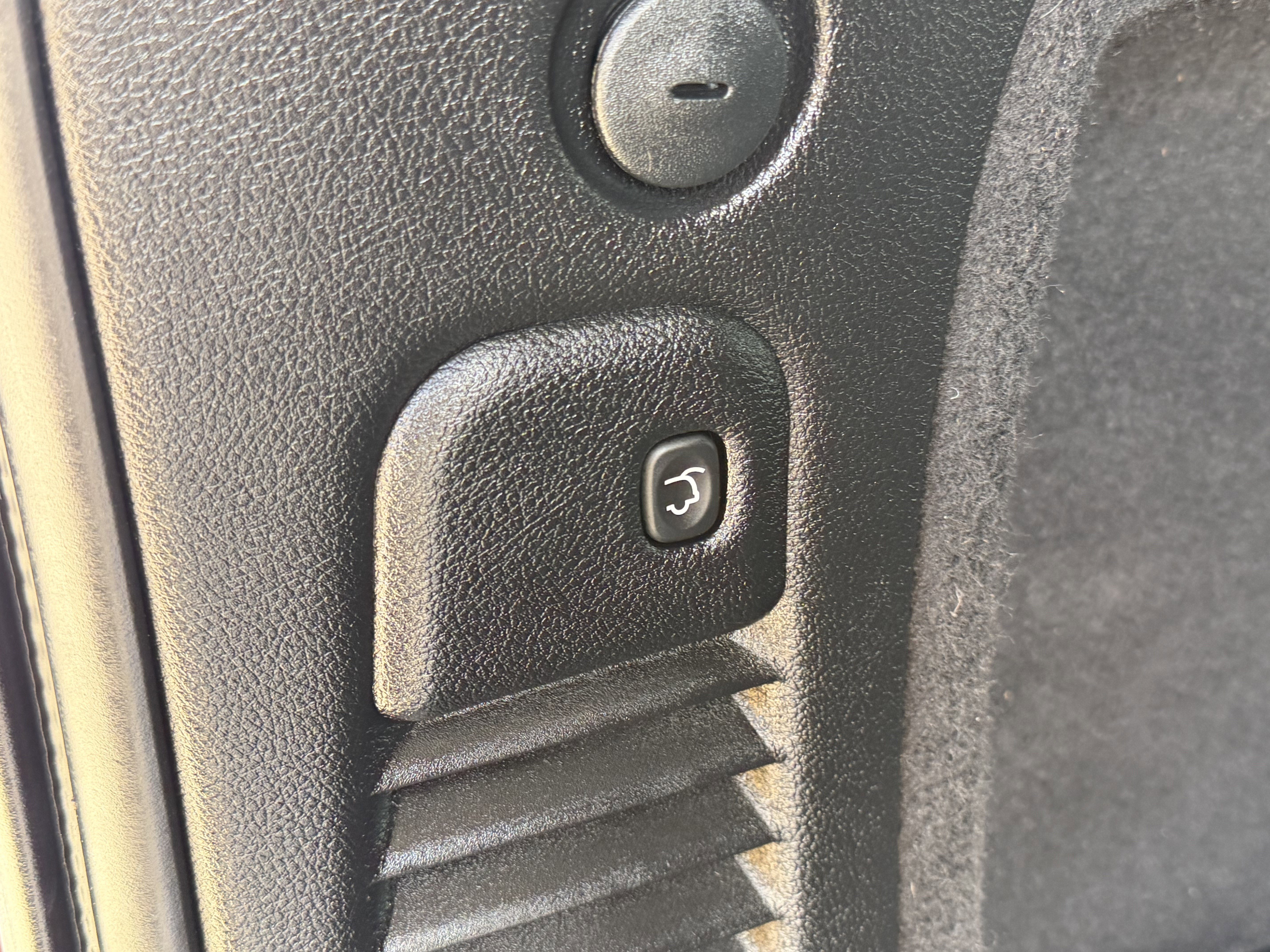 Used 2023 Dodge Durango R/T RWD image 11