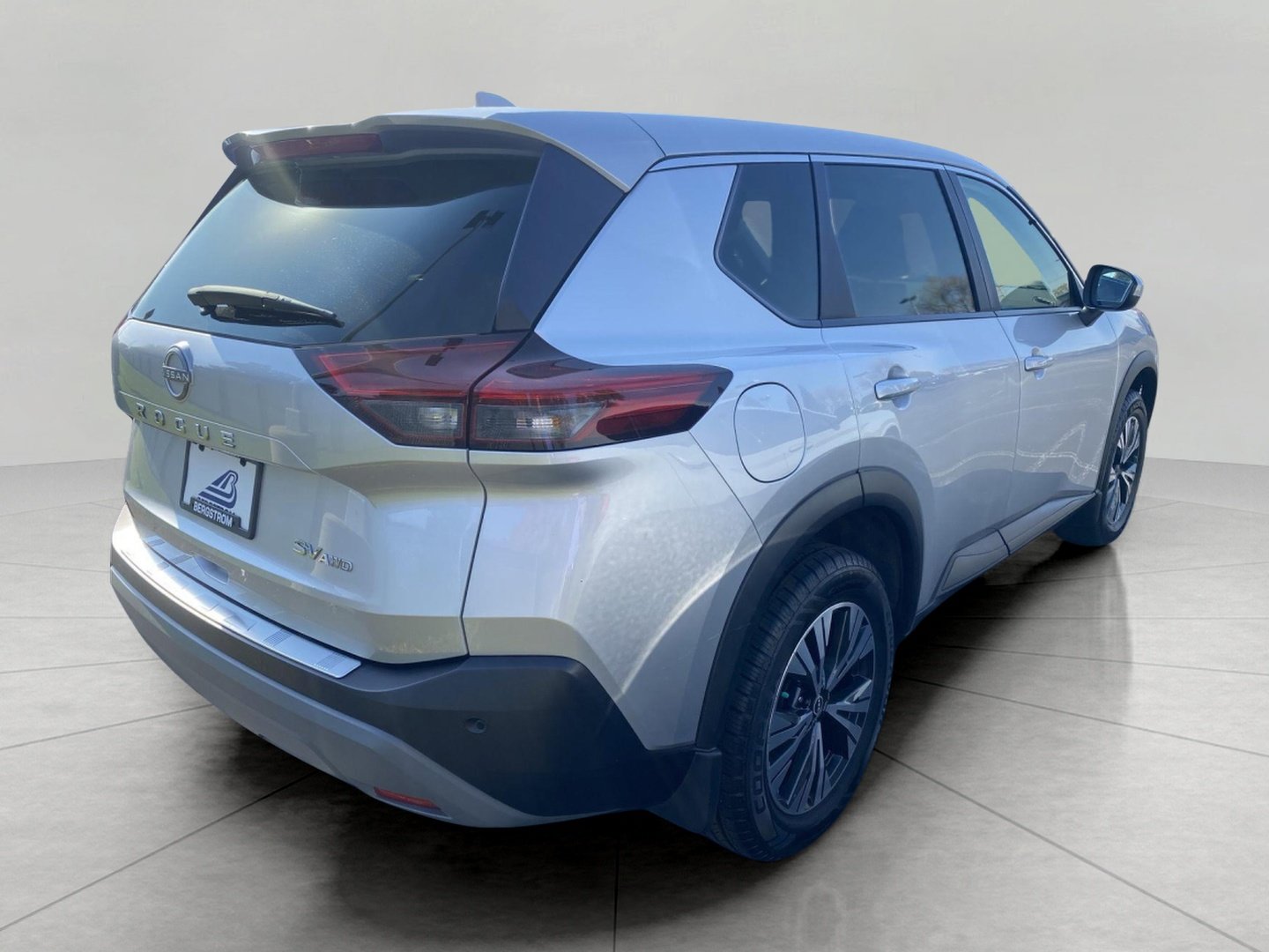 Used 2023 Nissan Rogue SV AWD/4WD image 10