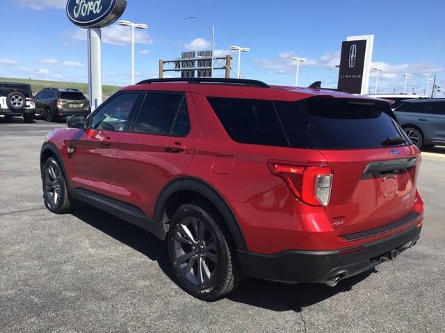 Certified 2022 Ford Explorer XLT w/ Equipment Group 202A AWD/4WD image 5