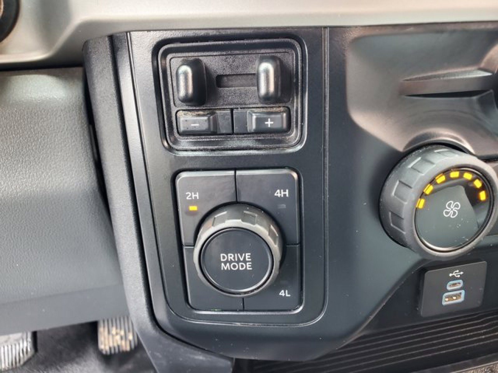 Certified 2024 Ford F350 XL AWD/4WD image 21