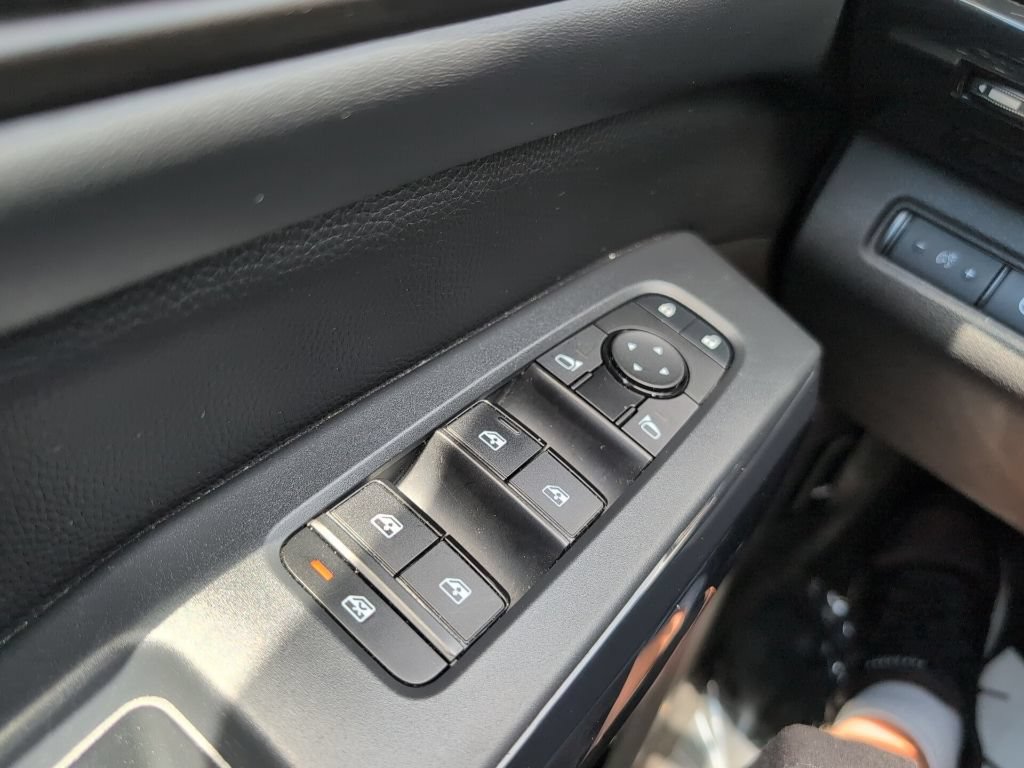 Used 2024 Nissan Pathfinder SV FWD image 24