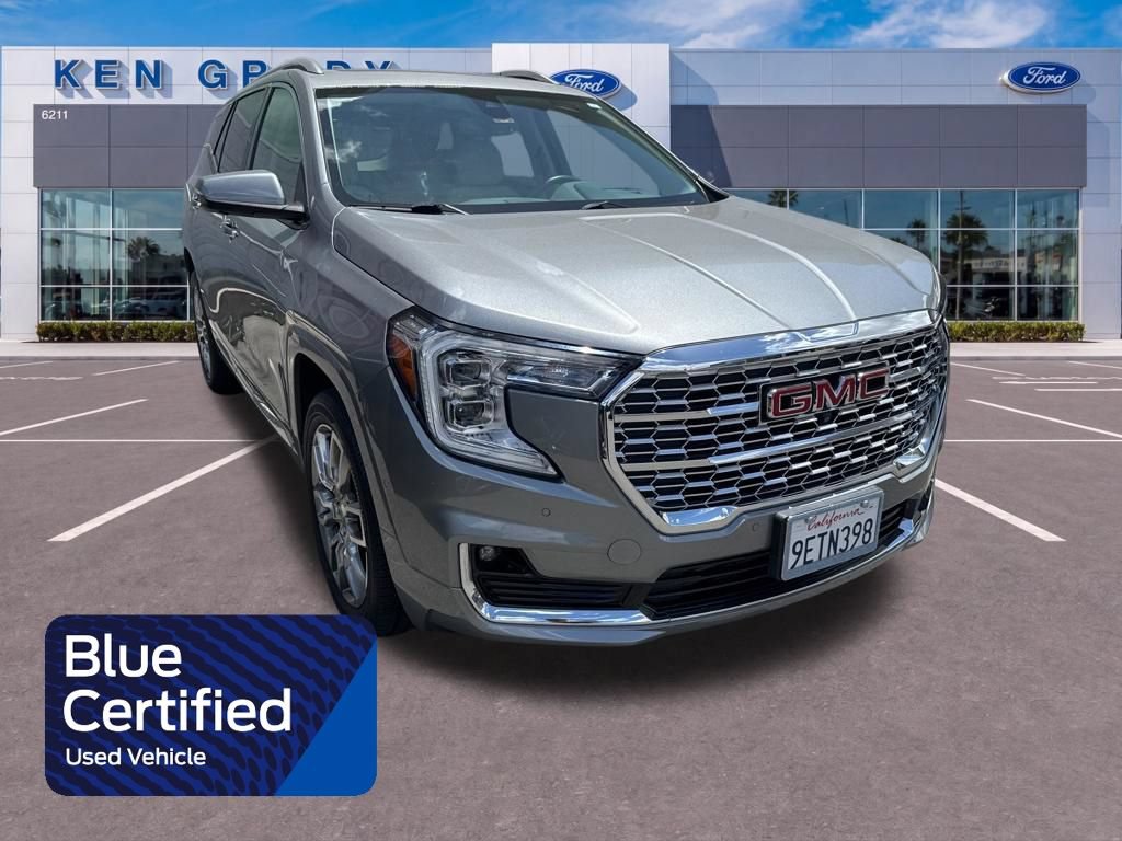 Used 2023 GMC Terrain Denali w/ Denali Premium Package AWD/4WD image 1
