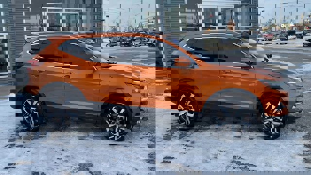 Used 2022 Nissan Rogue Sport SL w/ Premium Package image 3