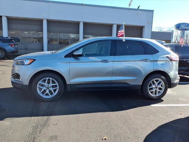 Certified 2023 Ford Edge SEL w/ Convenience Package image 2