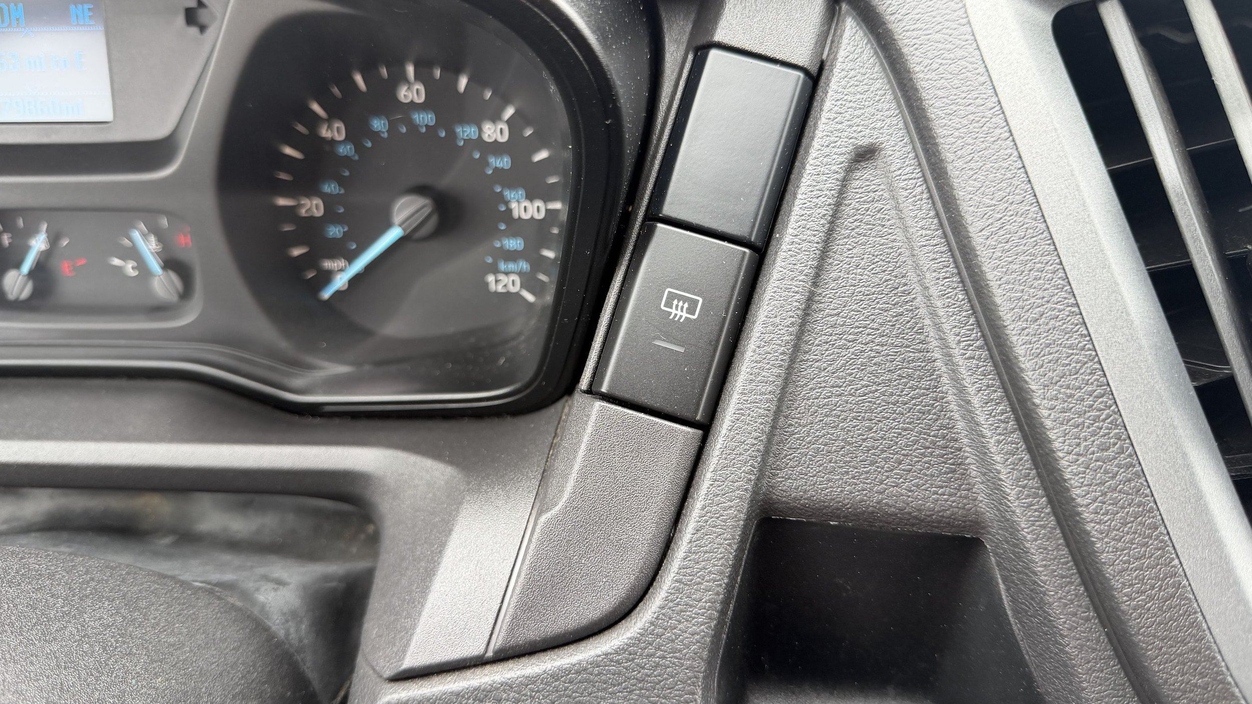 Certified 2018 Ford Transit 150 XL RWD image 39