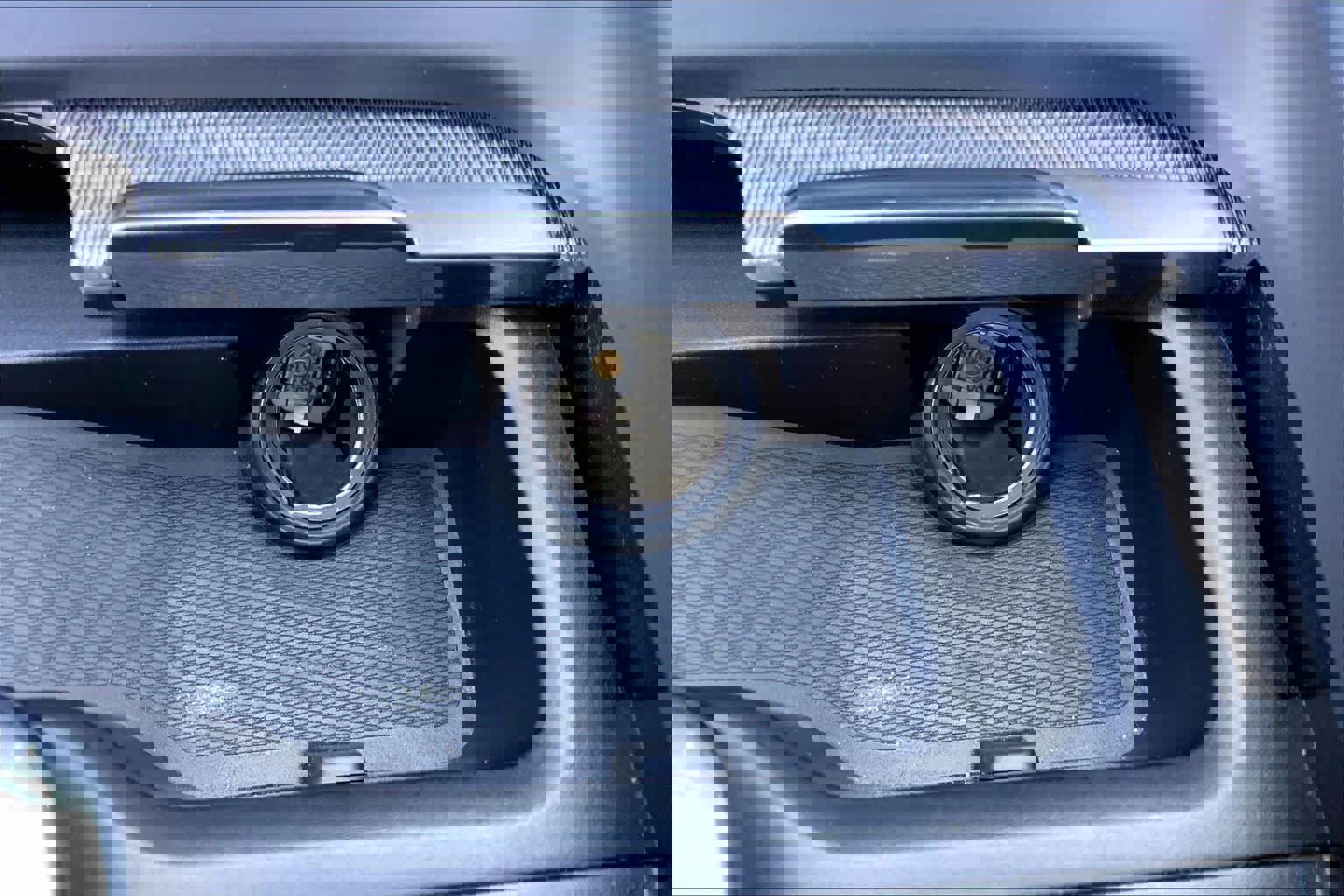 Used 2022 Volvo S60 B5 R-Design image 31