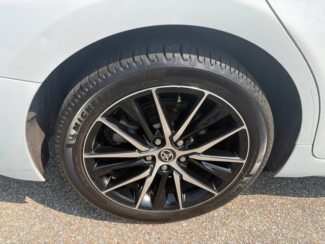 Used 2022 Toyota Camry SE FWD image 9