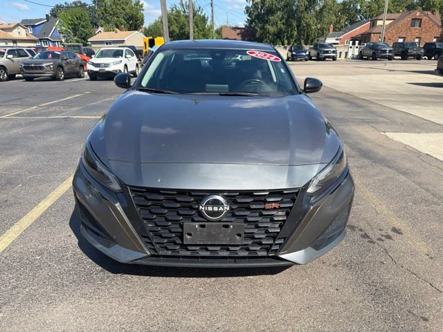 Used 2024 Nissan Altima 2.5 SR FWD image 2