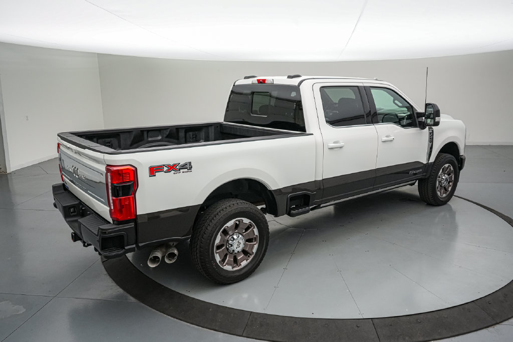 Certified 2025 Ford F250 King Ranch w/ FX4 Off-Road Package AWD/4WD image 4