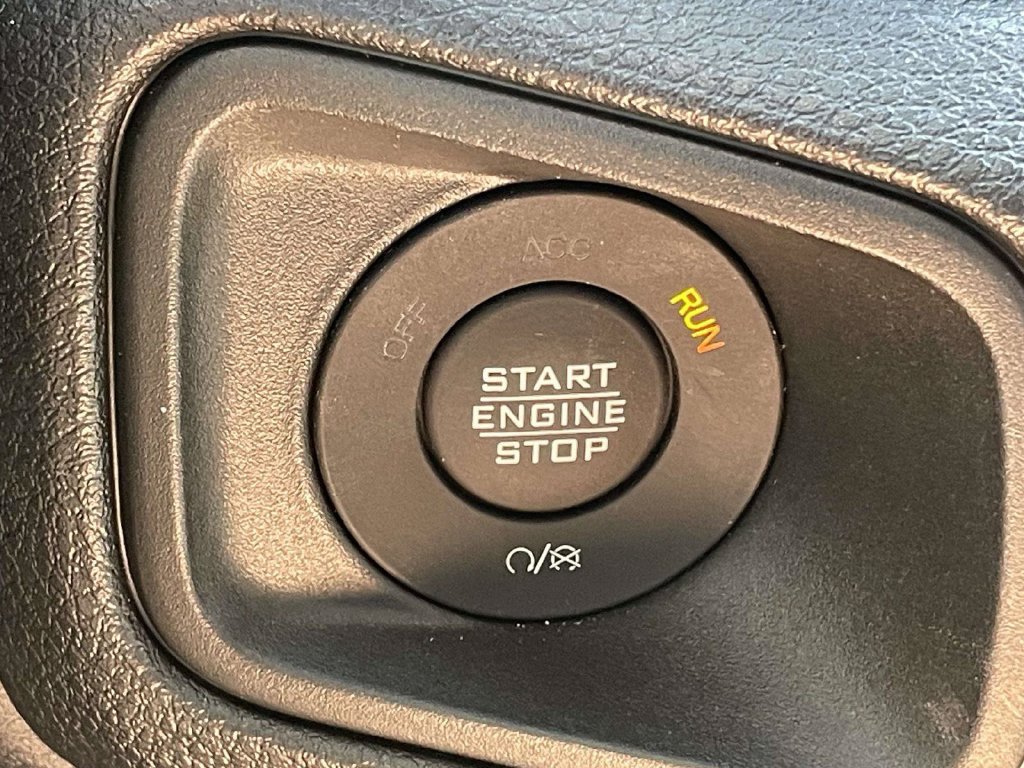 Used 2025 Jeep Wrangler Sport AWD/4WD image 23