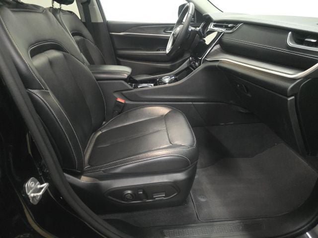Used 2022 Jeep Grand Cherokee L Limited AWD/4WD image 3