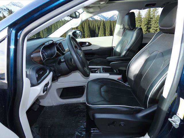 Used 2023 Chrysler Pacifica Limited image 15