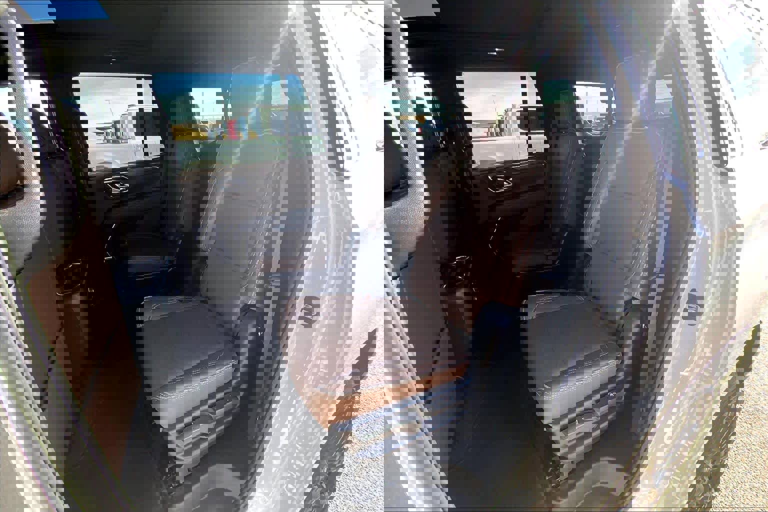 Used 2024 Chevrolet Tahoe High Country w/ Premium Package image 20