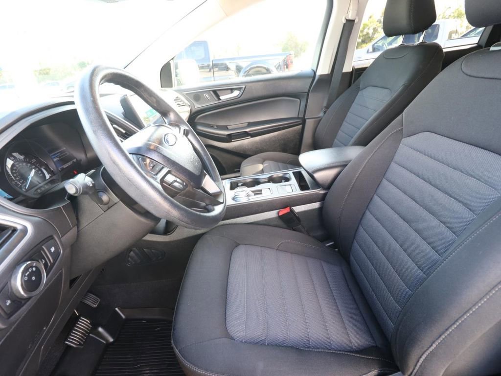 Certified 2024 Ford Edge SE w/ Black Appearance Package image 8