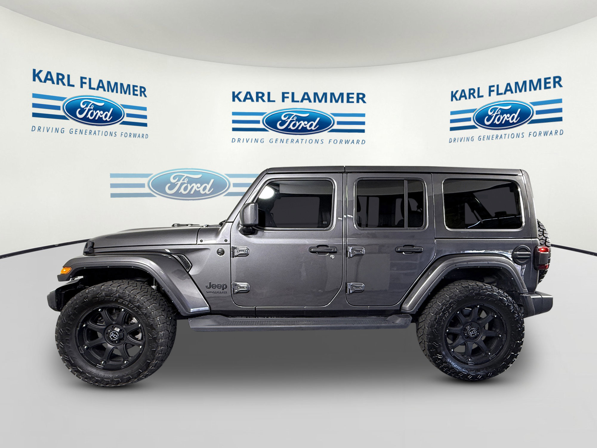 Used 2022 Jeep Wrangler Unlimited Sahara image 5