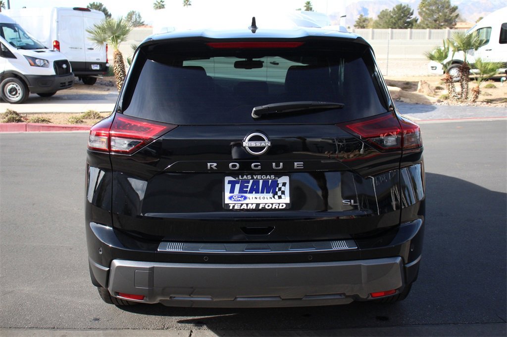 Used 2025 Nissan Rogue SL image 7