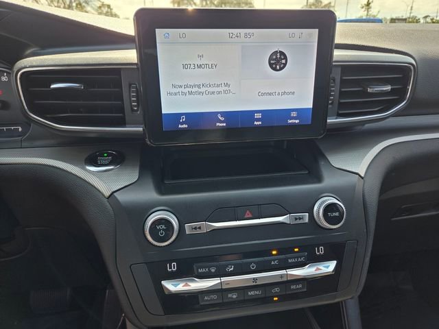 Certified 2020 Ford Explorer XLT w/ Equipment Group 202A image 25