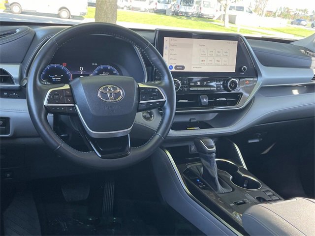 Used 2023 Toyota Highlander Platinum image 7