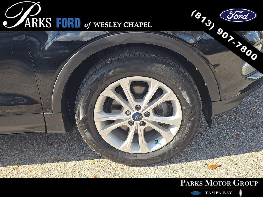 Certified 2017 Ford Escape SE w/ SE Leather Comfort Package image 28