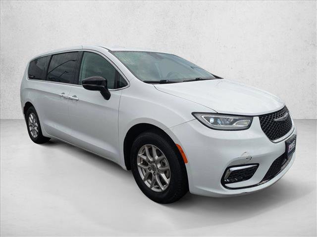 Used 2024 Chrysler Pacifica Touring-L FWD video 3