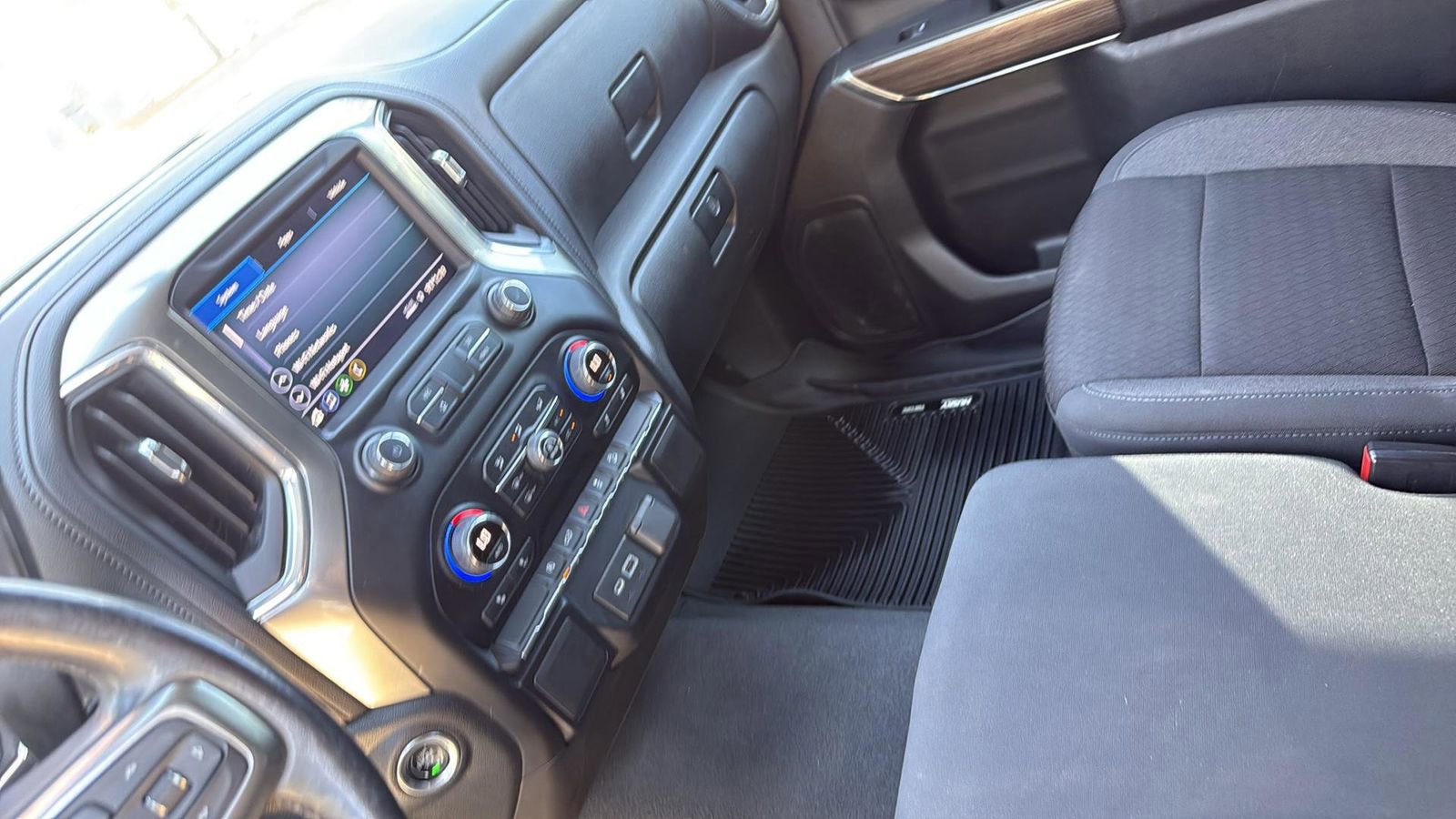 Used 2021 Chevrolet Silverado 1500 LT w/ Z71 Off-Road Package image 19