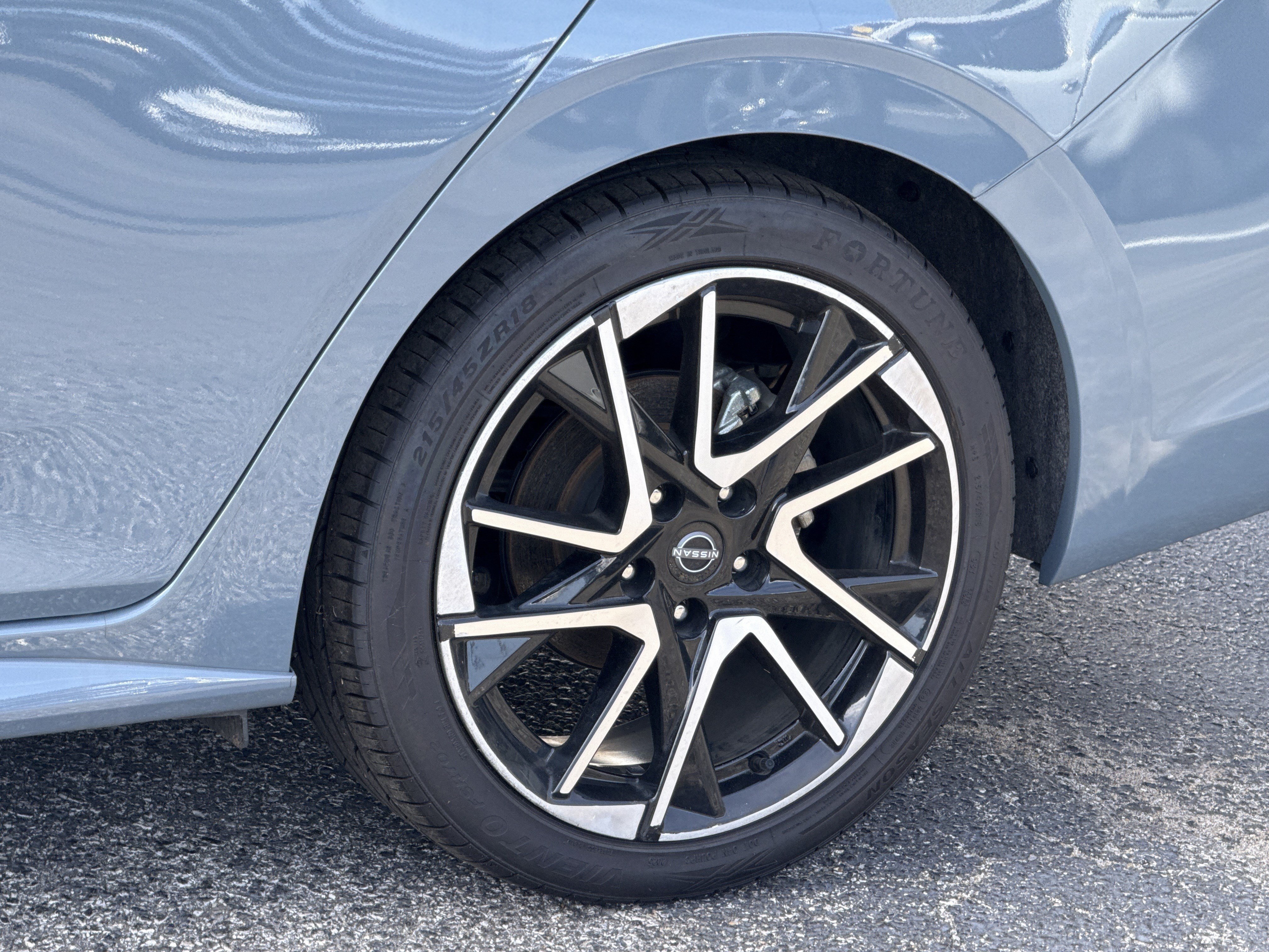 Used 2025 Nissan Sentra SR FWD image 5