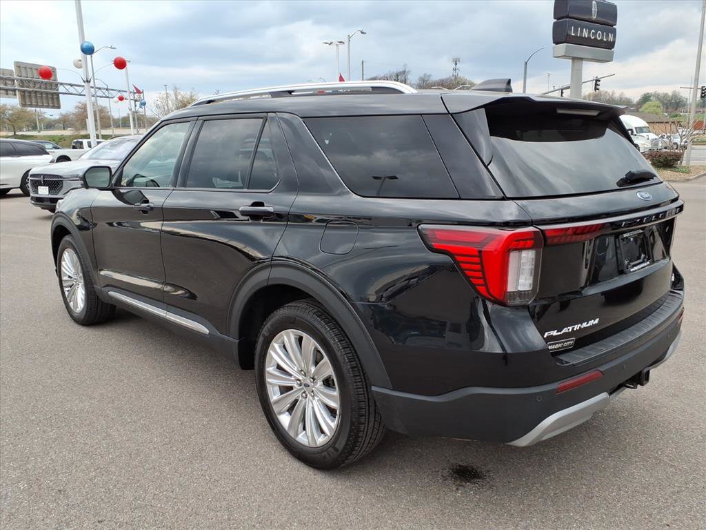 Certified 2025 Ford Explorer Platinum w/ LUX Leather Package AWD/4WD image 3