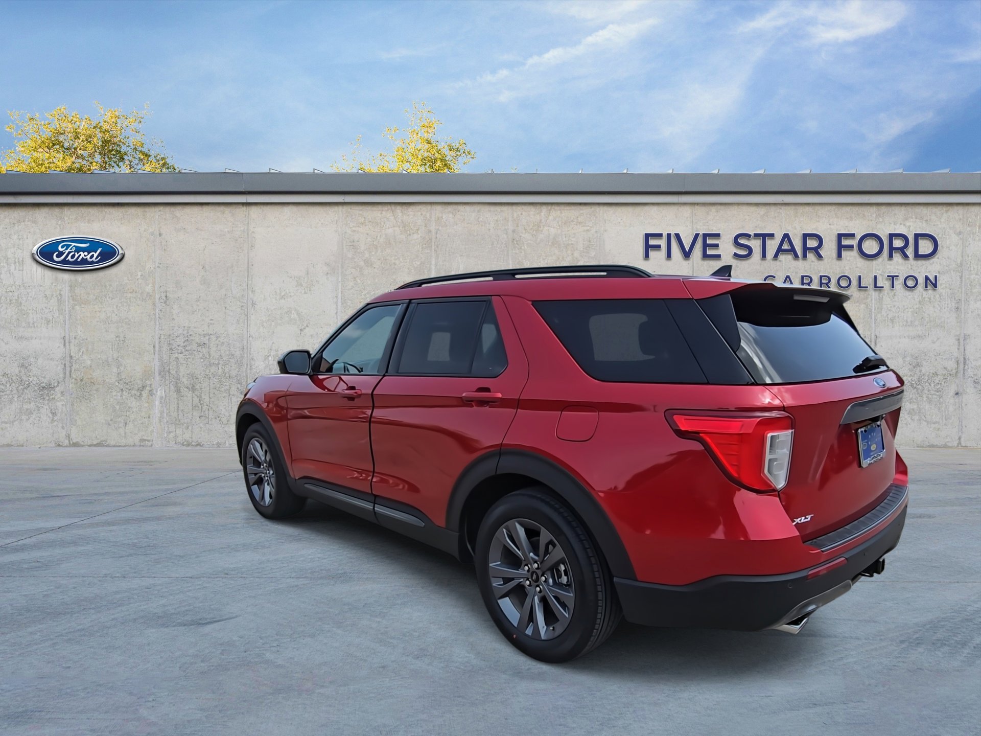 Certified 2023 Ford Explorer XLT w/ Equipment Group 202A RWD image 6