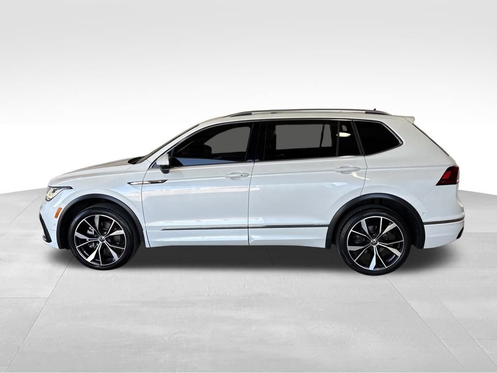 Used 2023 Volkswagen Tiguan SEL R-Line image 2