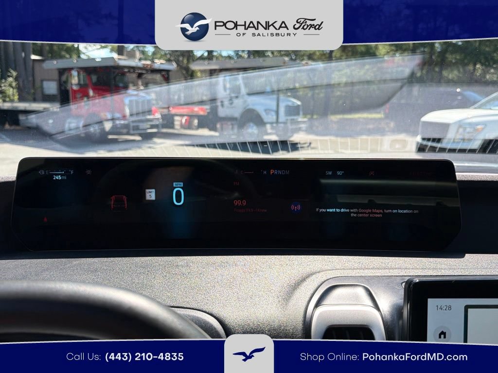 Certified 2025 Ford Expedition Active AWD/4WD image 9