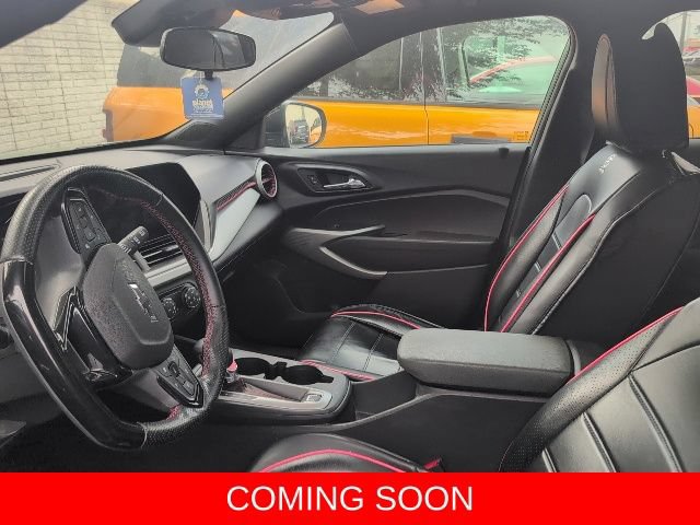 Used 2024 Chevrolet Trax RS w/ Sunroof Package FWD image 4
