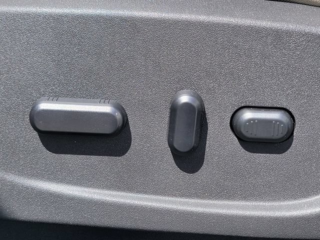 Certified 2017 Ford Escape Titanium FWD image 4