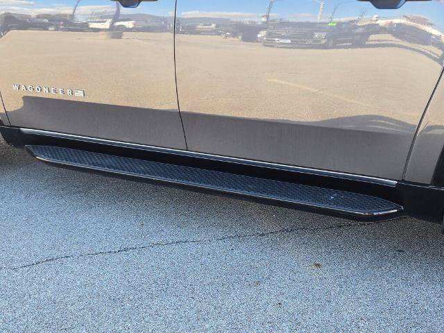 Used 2023 Jeep Wagoneer L Series III w/ Preferred Equipment Group AWD/4WD image 16
