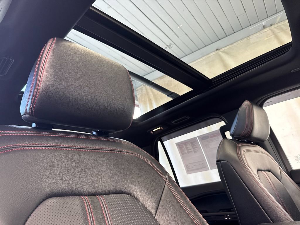 Certified 2022 Ford Expedition Max Limited w/ Equipment Group 303A image 17