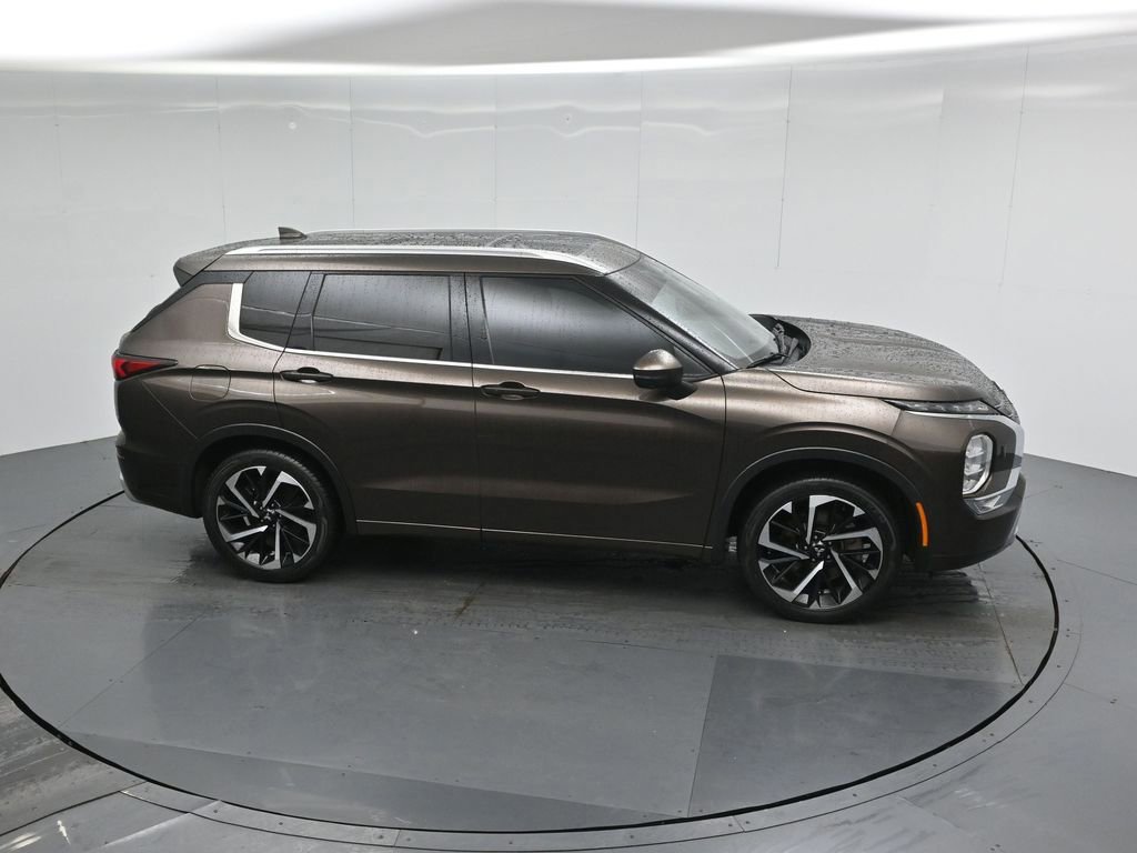 Used 2022 Mitsubishi Outlander SEL image 11