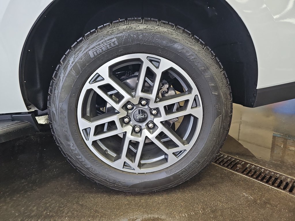 Certified 2026 Ford Expedition Active AWD/4WD image 33
