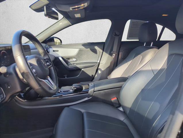 Used 2022 Mercedes-Benz CLA 250 4MATIC image 17
