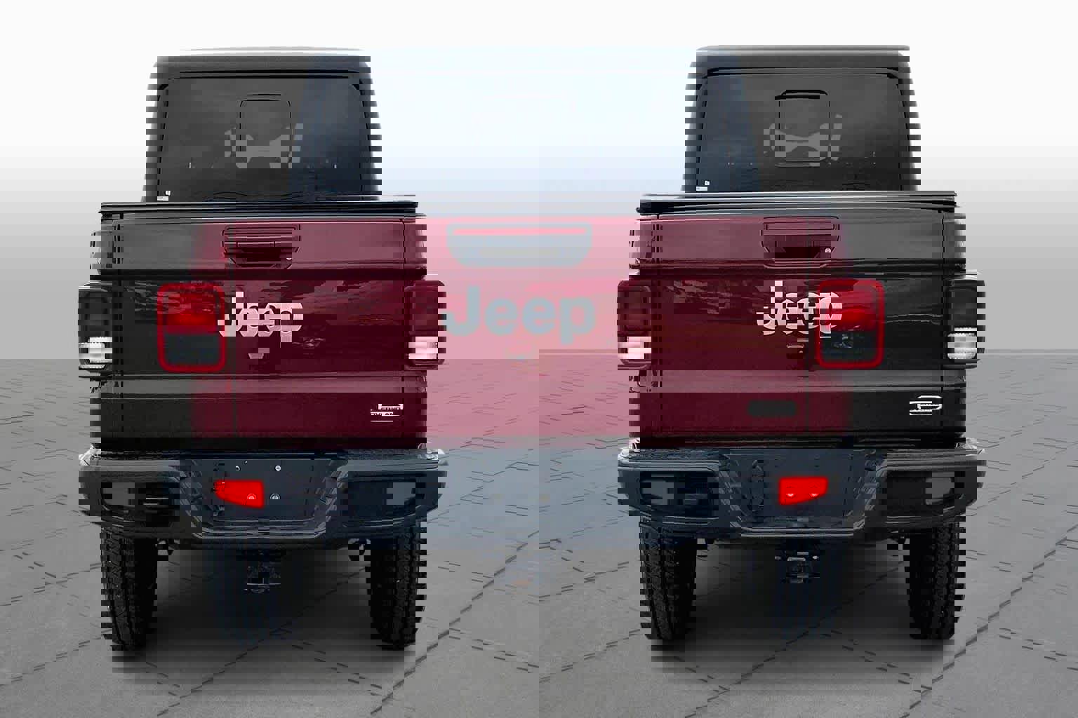 Used 2022 Jeep Gladiator Overland image 2