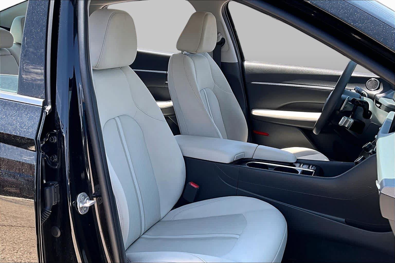 Used 2025 Hyundai Sonata SEL FWD image 9