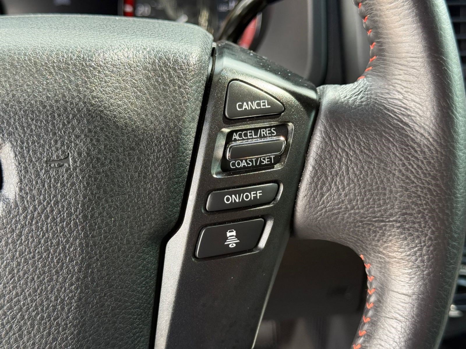 Used 2024 Nissan Titan PRO-4X w/ Pro-4x Convenience Package image 23