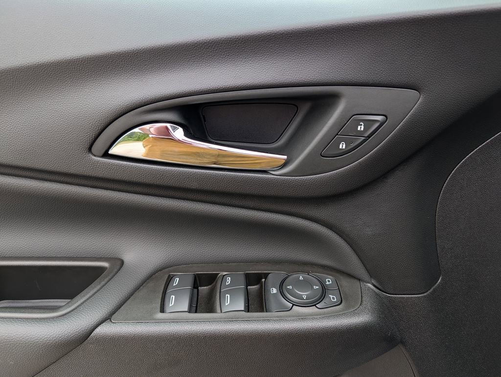 Used 2024 Chevrolet Equinox LT w/ LPO, Floor Liner Package FWD image 20
